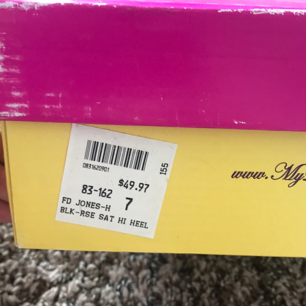 Heels - Picture 5 of 5